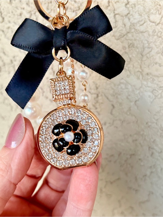 Source Unknown Accessories - Luxe Gold & Rhinestone Perfume Bottle Ribbon & Pearl Accent Charm Keychain